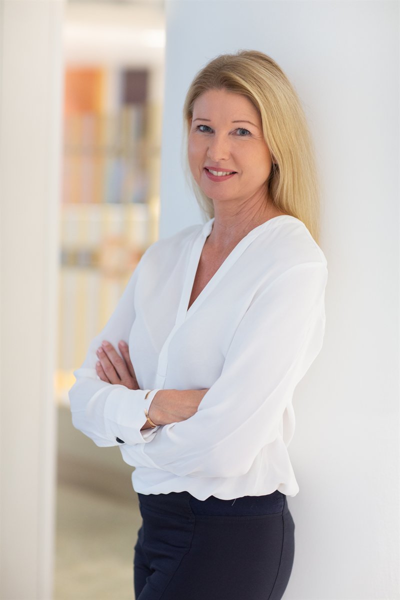 Porträt von Claudia Dieringer